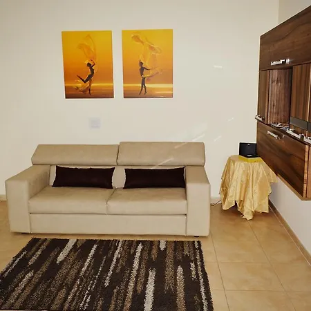 The Waves Maisonette *